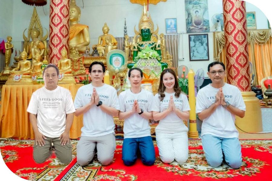 สร้างพระแก้วมรกตหน้าตัก สี่สิบนิ้ว ถวายวัดโพธิ์ศรี จังหวัดนครพนม